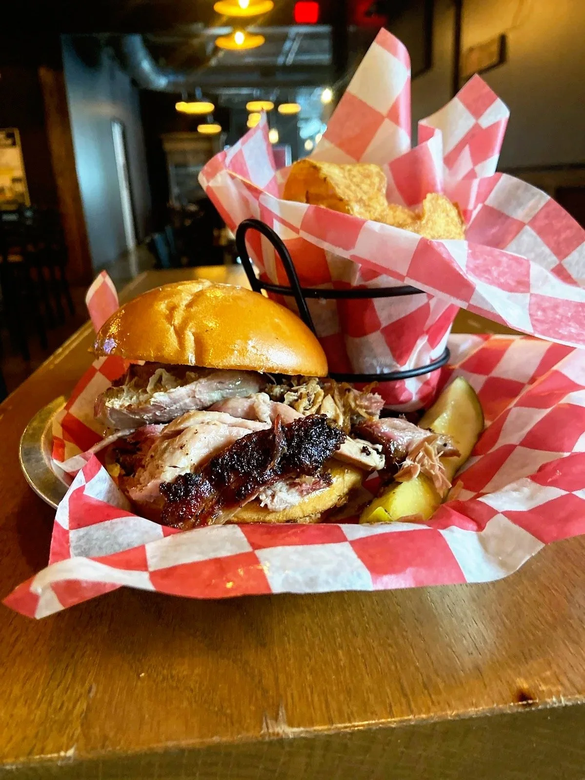 Leon's Garage | Enjoy Great Food & Fun - Visit Us Today